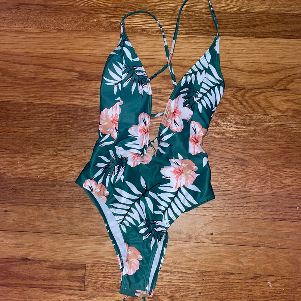 NWOT One Piece - Picture 1 of 3